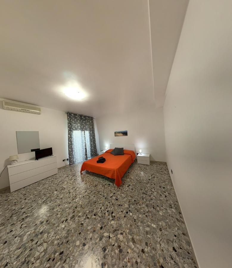 Al Flamingo Apartman Szirakúza Kültér fotó